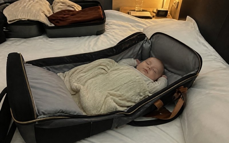 Wickeltasche mit ausklappbarer Liegefläche